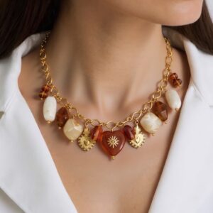 collar con piedras naturales